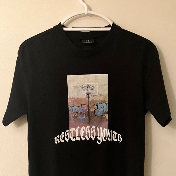 H&M Restless Youth Black Relaxed Fit Men's Size Extra Small T-Shirt Men's XS - Picture 1 of 6